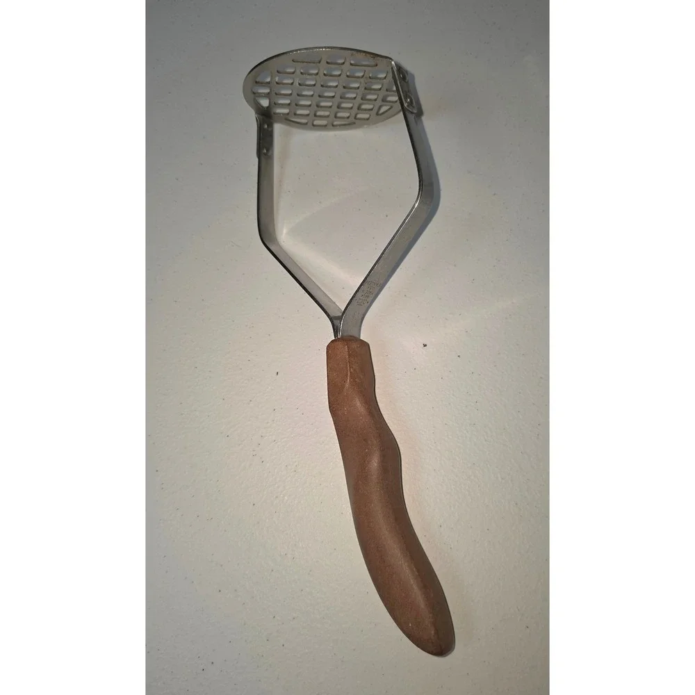 Cutco‎ No 14 Potato Masher Stainless Steel Brown Swirl Ergonomic Handle USA Made